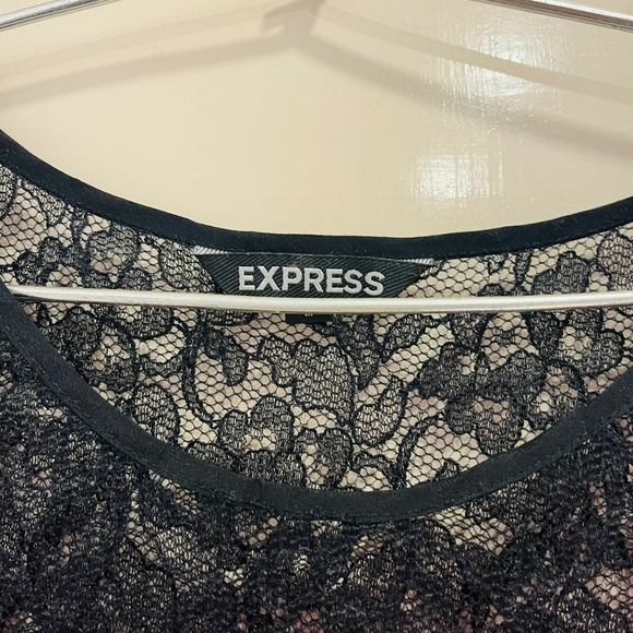 EXPRESS Fuschia pink top with black lace - Picture 6 of 6